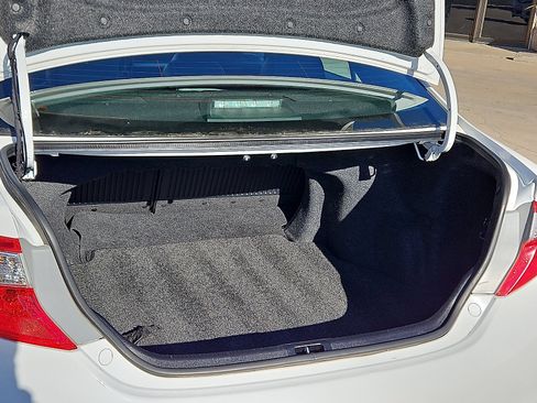 Used 2014 Toyota Camry SE image 6