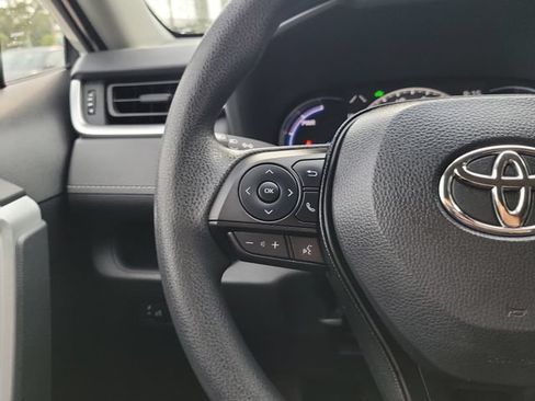 Used 2025 Toyota RAV4 LE AWD/4WD image 15