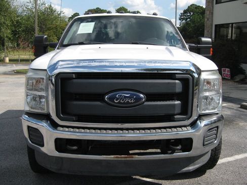 Used 2016 Ford F250 XL w/ Power Equipment Group AWD/4WD image 3