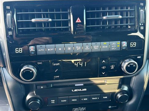 Used 2022 Lexus GX 460 Luxury image 34