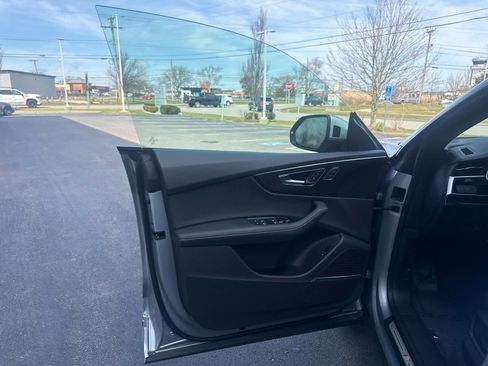 Used 2025 Audi Q8 Premium Plus w/ Premium Plus Package image 7