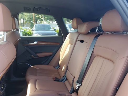 Used 2021 Audi Q5 2.0T Premium w/ Convenience Package image 12