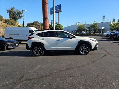 Used 2024 Subaru Crosstrek 2.0i Premium w/ Crosstrek Mirror Package AWD/4WD image 8