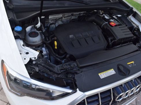 Used 2020 Audi Q3 2.0T Premium w/ Convenience Package AWD/4WD image 91