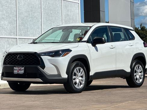 Certified 2024 Toyota Corolla Cross L image 10