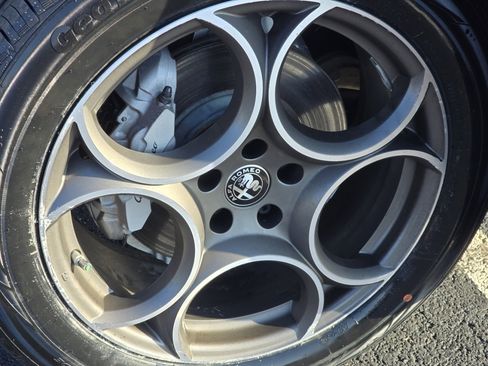 Used 2022 Alfa Romeo Stelvio Ti w/ Active Assist Plus Package image 11