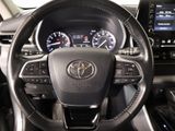 Used 2021 Toyota Highlander XLE image 4