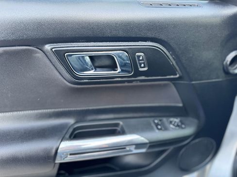 Used 2016 Ford Mustang Coupe image 24