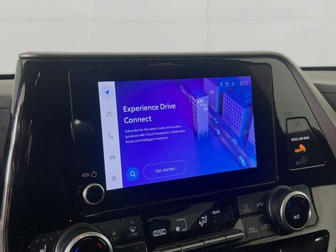 Used 2024 Toyota Highlander XLE image 22