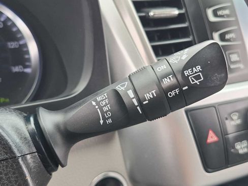 Used 2015 Toyota Highlander Limited AWD/4WD image 26