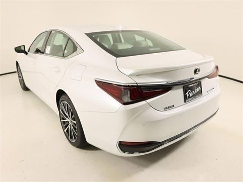 New 2025 Lexus ES 300h w/ Premium Package image 2