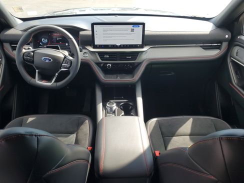 Certified 2025 Ford Explorer ST image 15