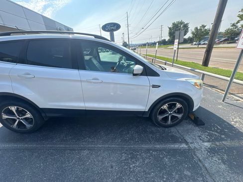 Used 2018 Ford Escape SEL FWD image 3