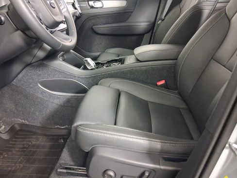 Certified 2024 Volvo XC40 B5 Ultimate w/ Protection Package Premier AWD/4WD image 23
