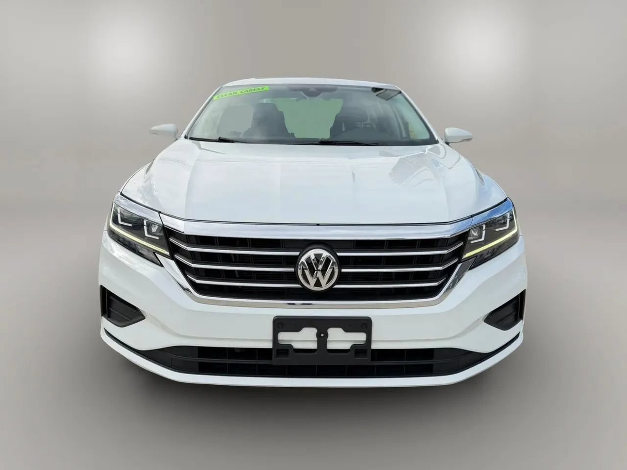 Used 2022 Volkswagen Passat 2.0T SE FWD image 2