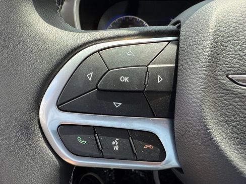 Used 2024 Chrysler Pacifica Touring-L AWD/4WD image 26