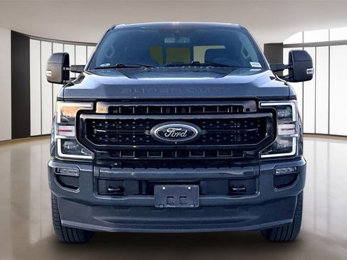 Used 2021 Ford F250 Lariat image 2