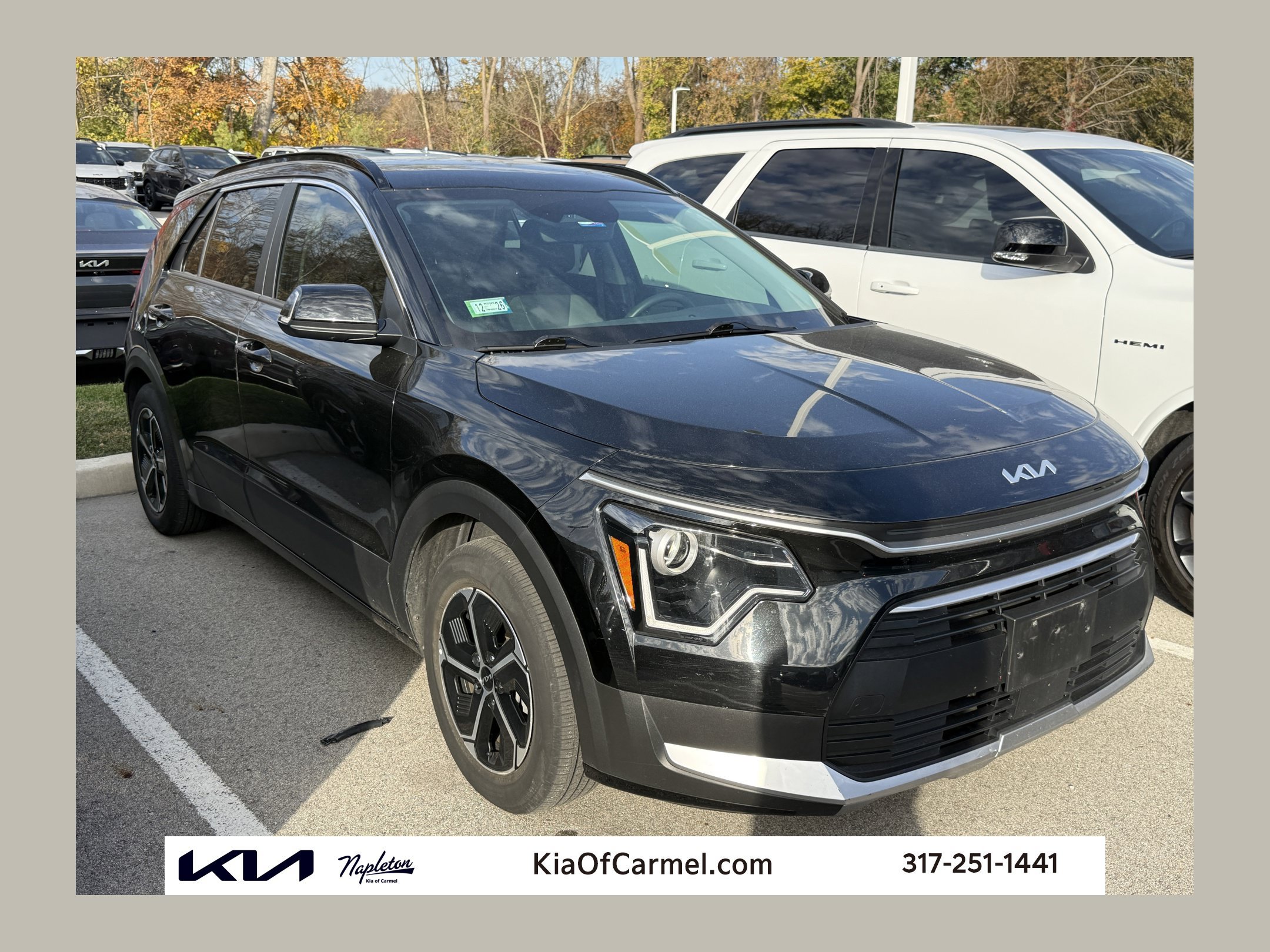 Used 2023 Kia Niro EX FWD image 1