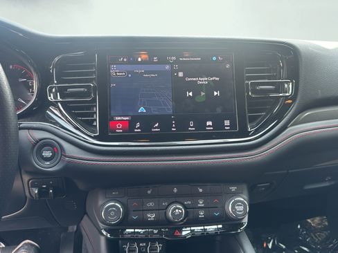 Used 2025 Dodge Durango GT w/ Blacktop Package AWD/4WD image 15