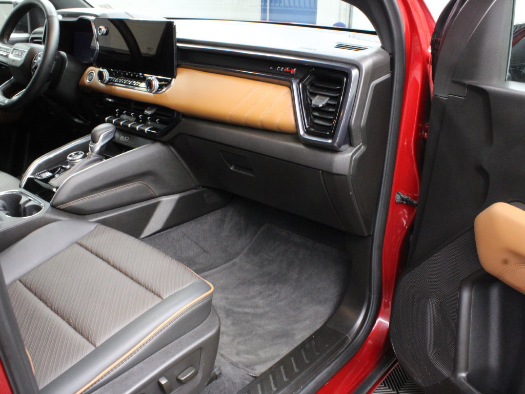 Used 2026 GMC Canyon AT4 w/ AT4 Premium Package AWD/4WD image 34
