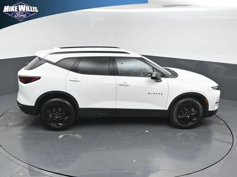 Used 2024 Chevrolet Blazer LT w/ Convenience Package FWD image 16