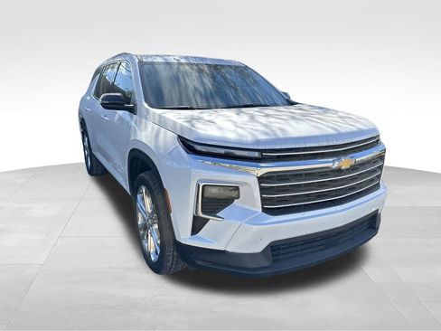 Certified 2025 Chevrolet Traverse LT image 10