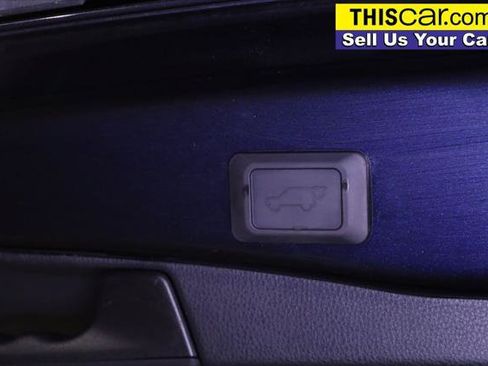 Used 2019 Toyota RAV4 XLE Premium FWD image 32
