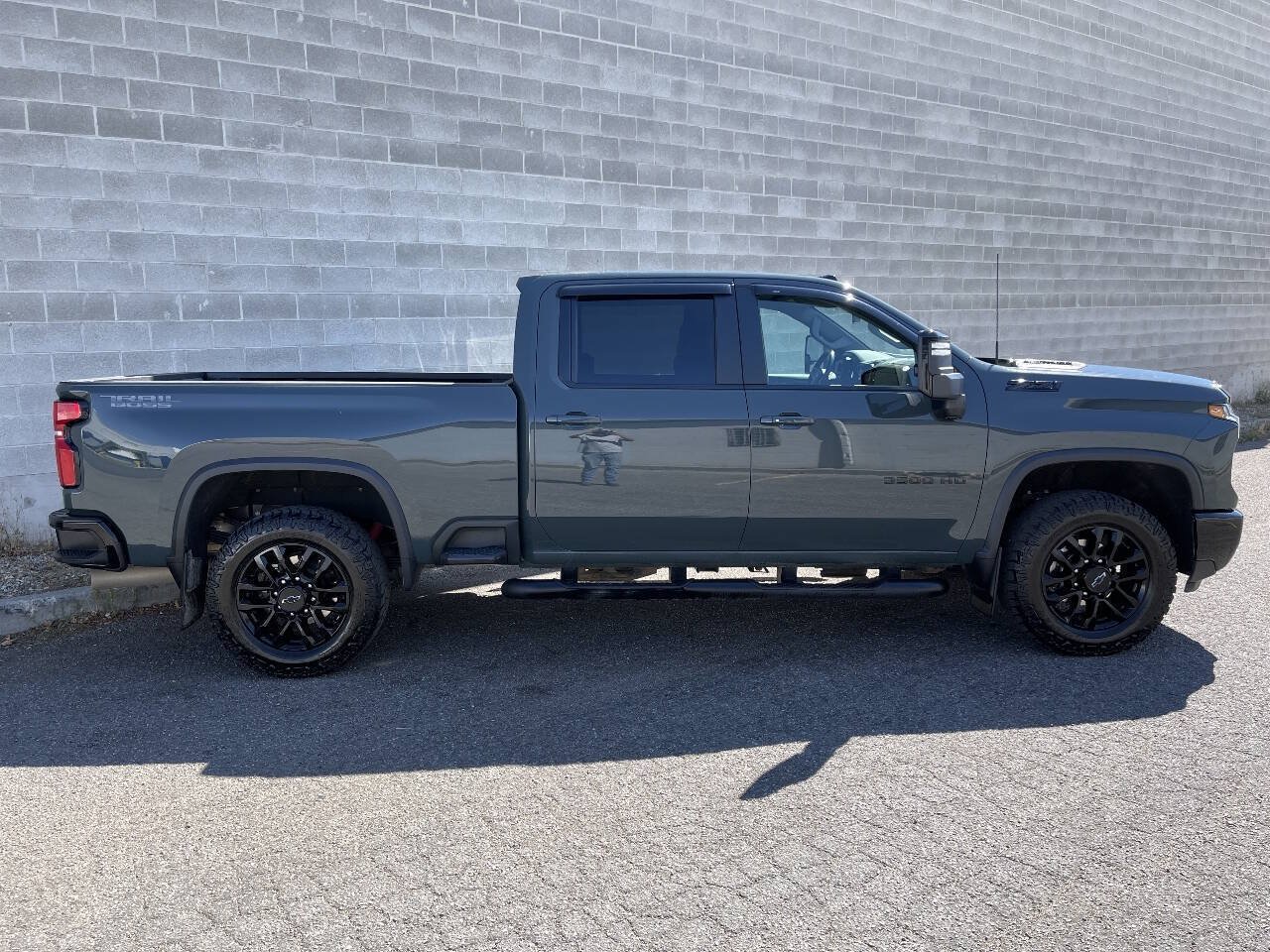 Used 2025 Chevrolet Silverado 3500 LT w/ Trail Boss Package AWD/4WD image 3