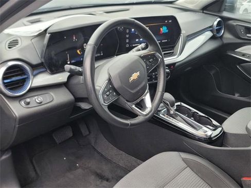 Certified 2024 Chevrolet Trax LT w/ Driver Confidence Package image 10