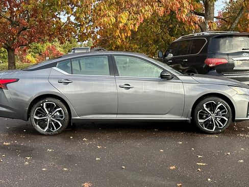 New 2025 Nissan Altima 2.5 SR w/ SR Premium Package image 8