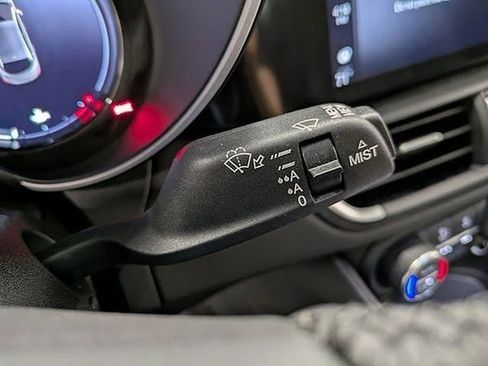 Used 2024 Alfa Romeo Giulia Ti image 27