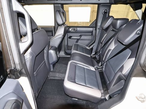 New 2025 Ford Bronco Outer Banks w/ Sasquatch Package image 12