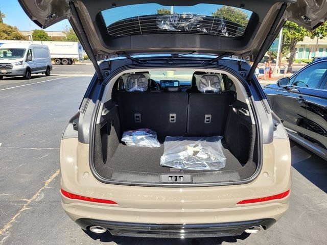 New 2025 Lincoln Corsair Grand Touring w/ Equipment Group 301A AWD/4WD image 16