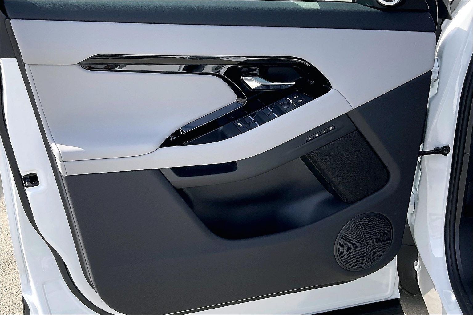 New 2026 Land Rover Range Rover Evoque S AWD/4WD image 14