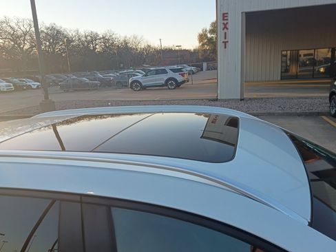 Used 2025 MAZDA CX-50 AWD 2.5 S w/ Premium Package image 8