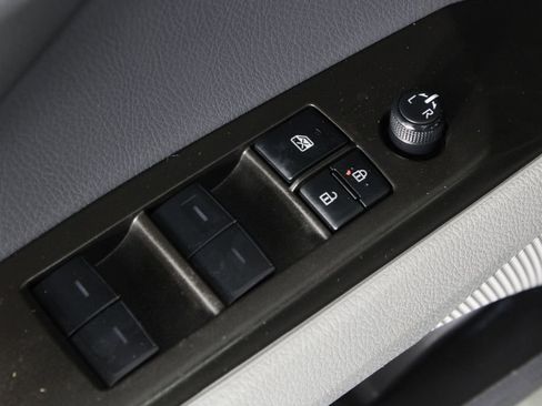 Used 2023 Toyota Camry SE image 21