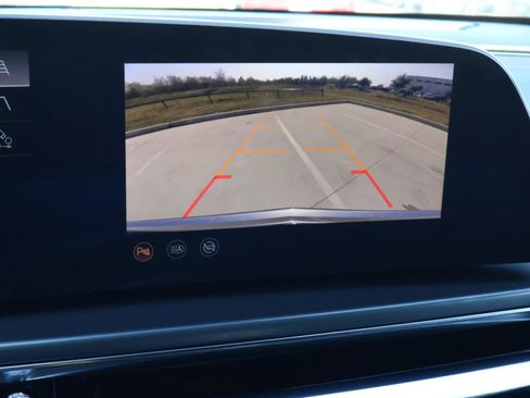 Certified 2024 Cadillac Lyriq Tech image 33