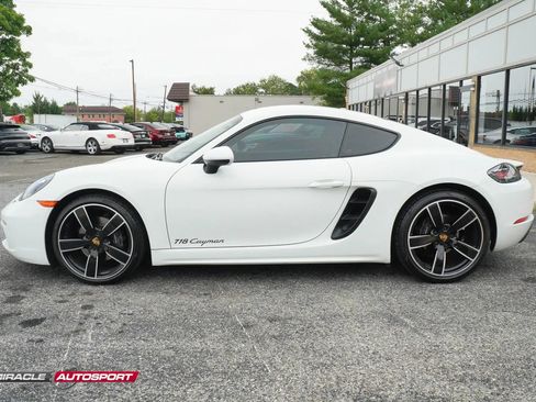 Used 2018 Porsche 718 Cayman RWD image 4