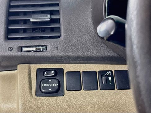Used 2010 Toyota Highlander 4WD image 10