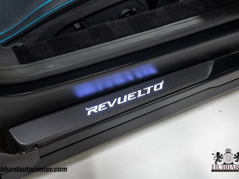 Used 2025 Lamborghini Revuelto AWD/4WD image 28