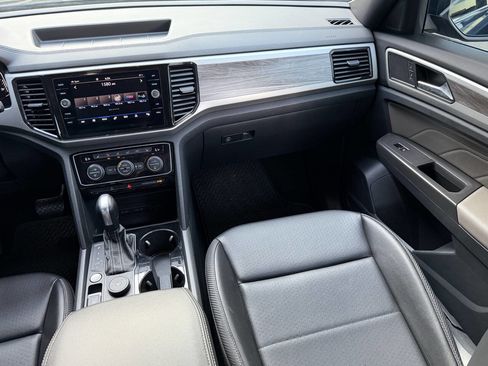 Used 2022 Volkswagen Atlas Cross Sport SE image 23