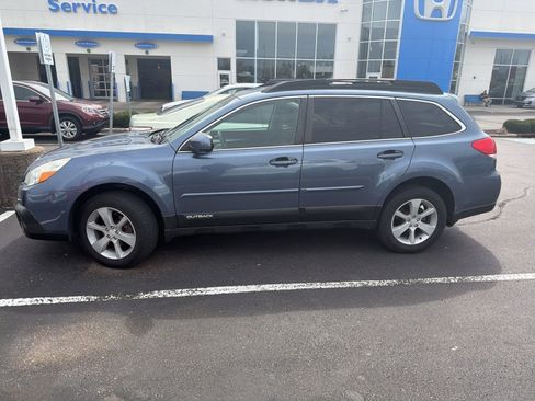 Used 2014 Subaru Outback 2.5i Premium image 2