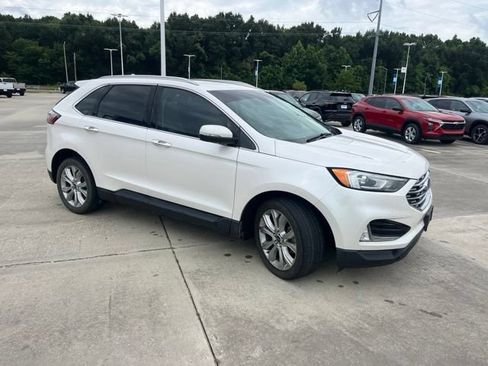 Used 2019 Ford Edge Titanium FWD image 10