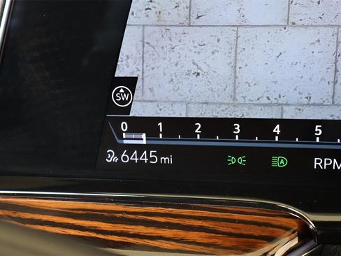 Certified 2024 Cadillac Escalade ESV Premium Luxury image 21