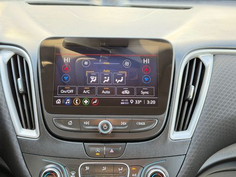 Used 2022 Chevrolet Malibu LT image 50