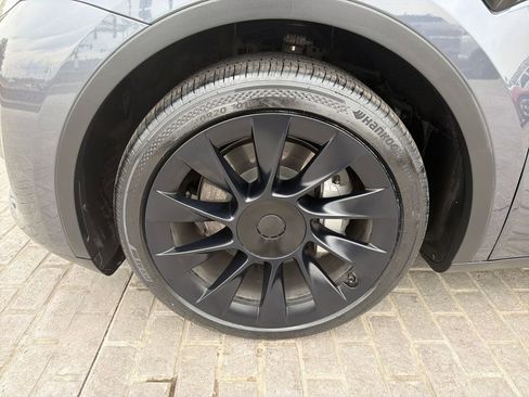 Used 2023 Tesla Model Y Long Range image 24