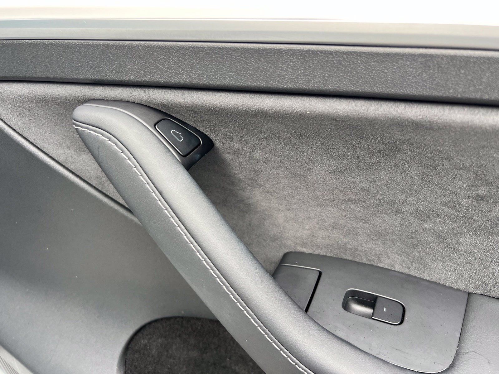 Used 2025 Tesla Model Y Long Range RWD image 65
