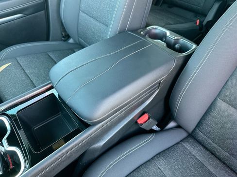 Used 2025 Chevrolet Traverse LT w/ Driver Confidence Package image 22