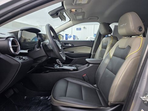 Used 2024 Chevrolet Trax ACTIV w/ Driver Confidence Package image 16