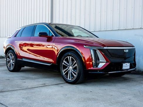 New 2026 Cadillac Lyriq Luxury image 7
